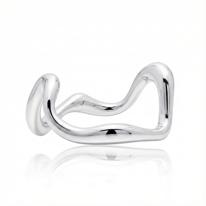 Anillo de Plata 925 en forma de ritmo tomada acostado