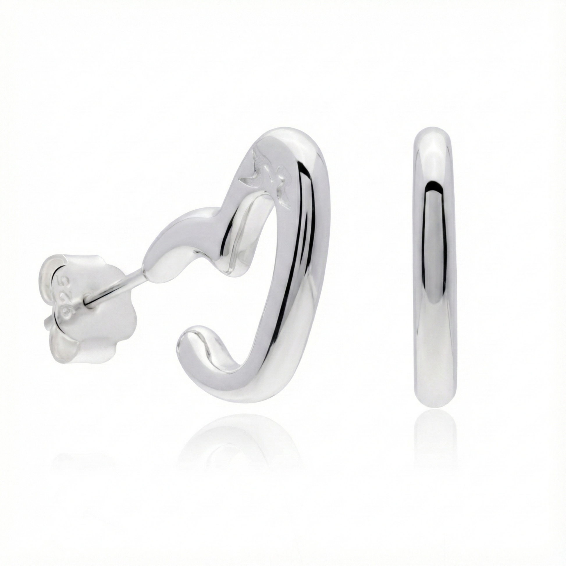 Aretes de Plata 925 con forma de Corazon de lado