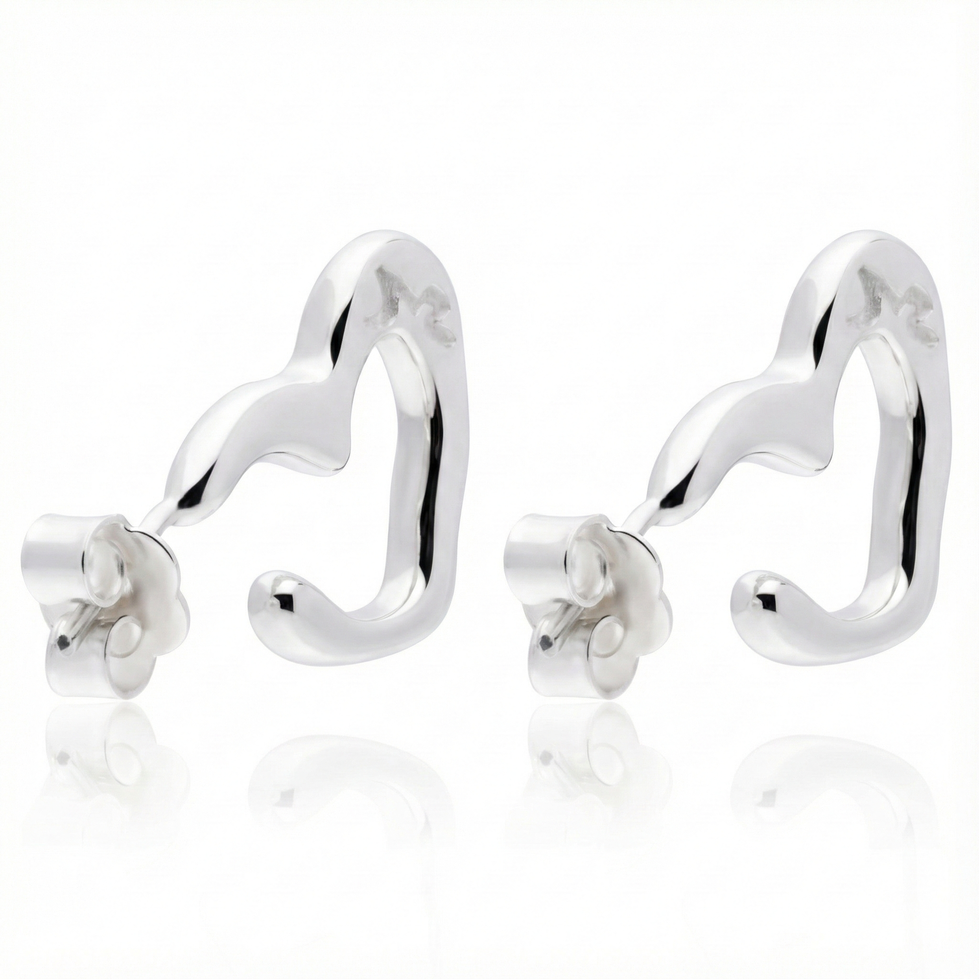 Aretes de Plata 925 con forma de Corazon de lado por atras