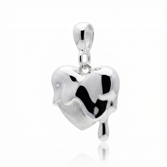 Dije de Plata Esterlina de corazon derretido en angulo