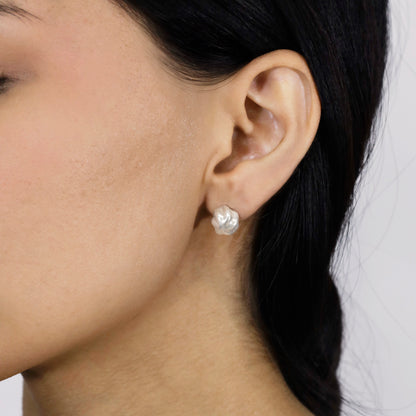 Foto de Modelo con aretes de plata 925 modelo Lolly