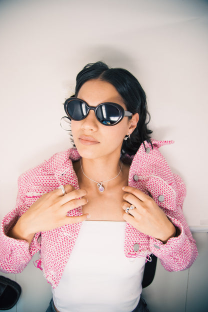 Modelo Completo con Collar de Plata con Piedra Amatisa
