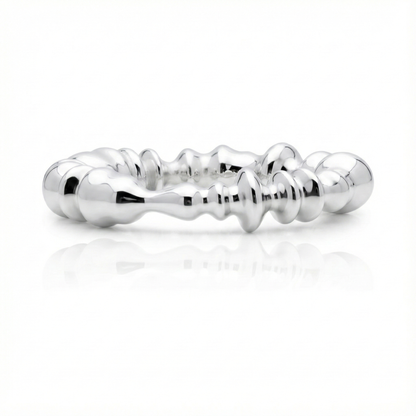 Anillo de plata 925 con ondas irregulares acostado